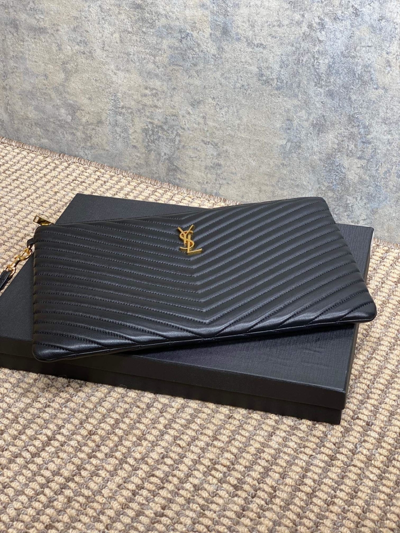 Y51 clutch bags
